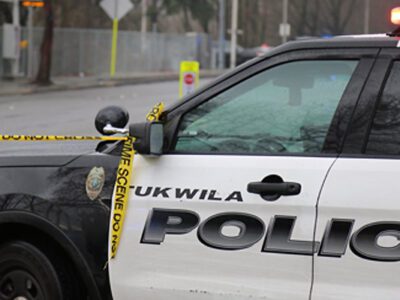 Multiple agencies respond to assist Tukwila PD with large, unruly crowd following knife assault