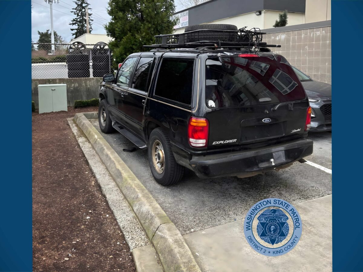 Driver arrested after fleeing Troopers on Pacific Highway in Des Moines